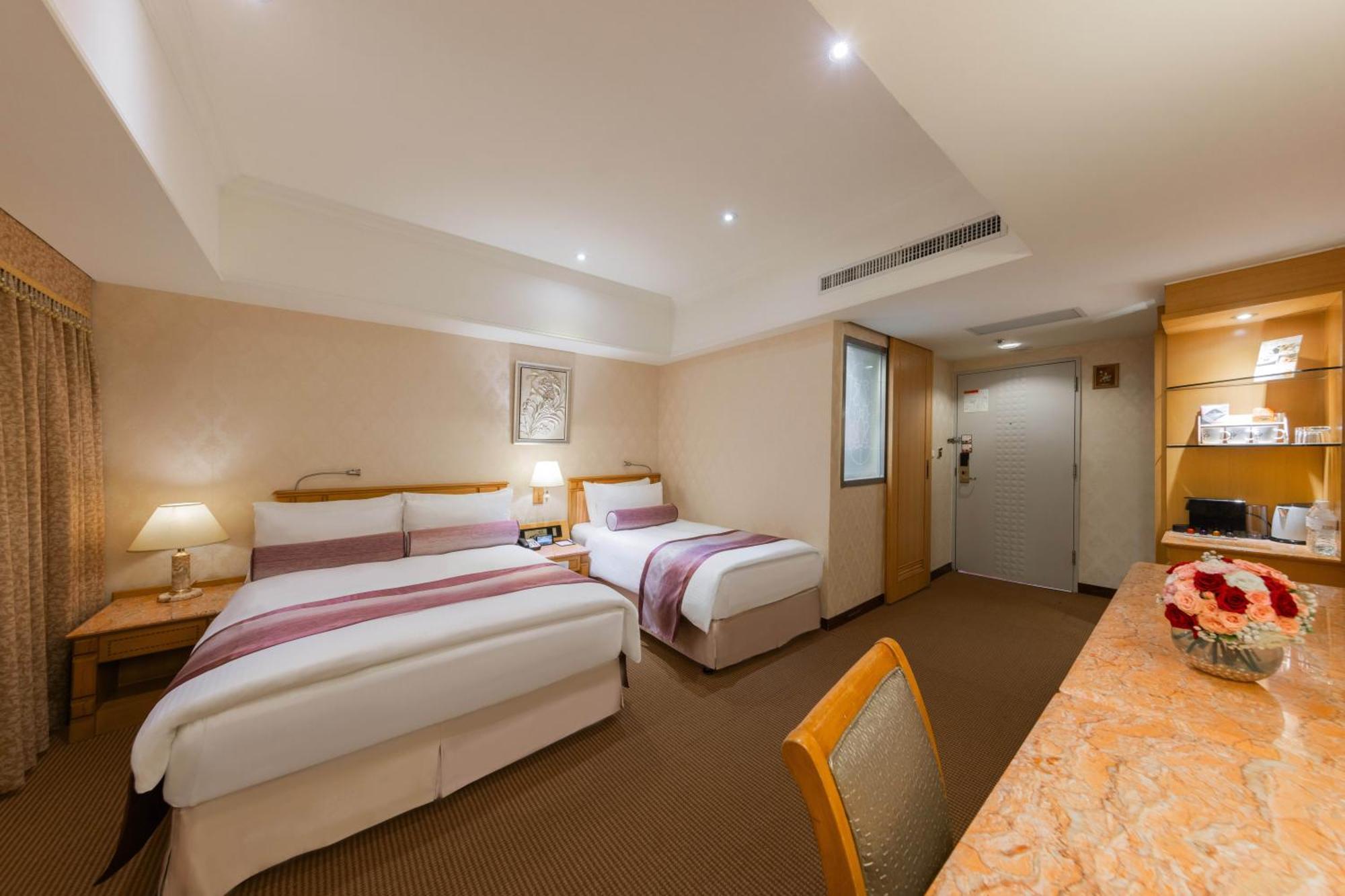 Khách sạn Cosmos 5*