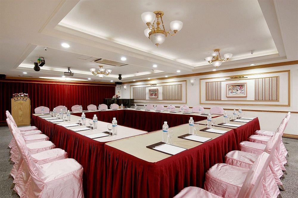 Khách sạn Cosmos 5*